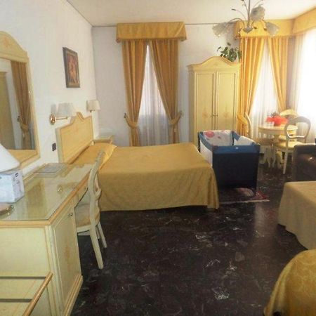Hotel Ca Del Pozzo Venecia Habitación foto